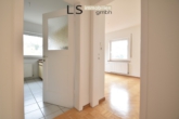 Eingangs-/Flurbereich - Geräumige und helle 3-Zimmer-Wohnung in ruhiger Wohnlage von S-Untertürkheim mit Balkon!