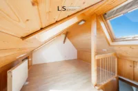ausgebaute Bühne/Dachspitz