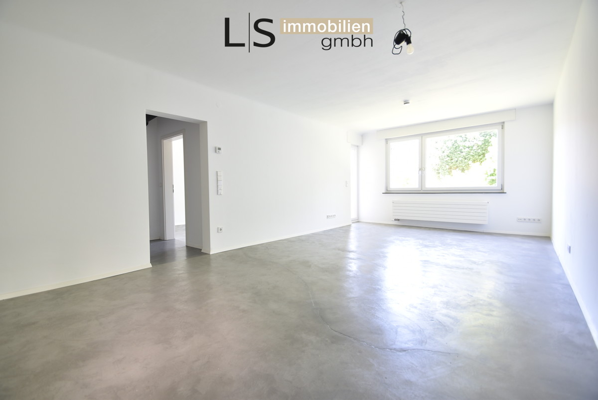 *Stilvoll und kernsaniert!* Perfekte 2-Zimmer-Designerwohnung mit Balkon in Bestlage – sofort frei!, 70174 Stuttgart, Wohnung