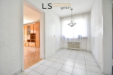 Essbereich - Wohntraum mit Potenzial: 4,5-Zimmer-Etagenwohnung mit 2 Balkonen, Garage & Garten in Oberesslingen!