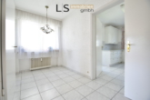 Essbereich - Wohntraum mit Potenzial: 4,5-Zimmer-Etagenwohnung mit 2 Balkonen, Garage & Garten in Oberesslingen!
