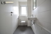 *Neuwertig* Sehr schöne und helle 4-Zimmer-Wohnung mit Balkon und Tiefgarage in Oberesslingen! - separates Gäste WC