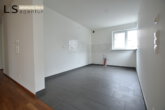 *Neuwertig* Sehr schöne und helle 4-Zimmer-Wohnung mit Balkon und Tiefgarage in Oberesslingen! - Küchenbereich