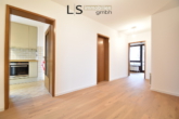 Flur - Perfekte 3-Zimmer-Wohnung in Halbhöhenlage mit zwei Balkonen und Doppelgarage!