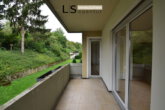 Sehr schöne und helle 3 Zimmer-Wohnung mit 2 Balkonen und Carport in guter und ruhiger Wohnlage! - Hauptbalkon