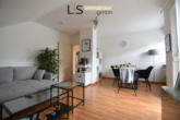 DG rechts | Wonzimmer - Top-Investment in Stuttgart: Vermietetes MFH mit 6 Wohnungen, 5 Garagen und ausbaufähiger Einheit!