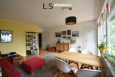 OG rechts | Wohnzimmer - Top-Investment in Stuttgart: Vermietetes MFH mit 6 Wohnungen, 5 Garagen und ausbaufähiger Einheit!