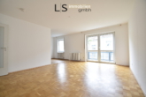 Wohnzimmer - sehr schöne, großzügige und helle 3-Zimmer Wohnung mit Balkon!