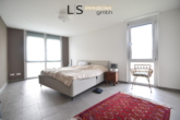 Schlafzimmer - Exklusive 3,5-Zimmer-Wohnung mit XXL-Terrasse, hochwertiger EBK & 2 Kfz-Stellplätzen in guter Lage!