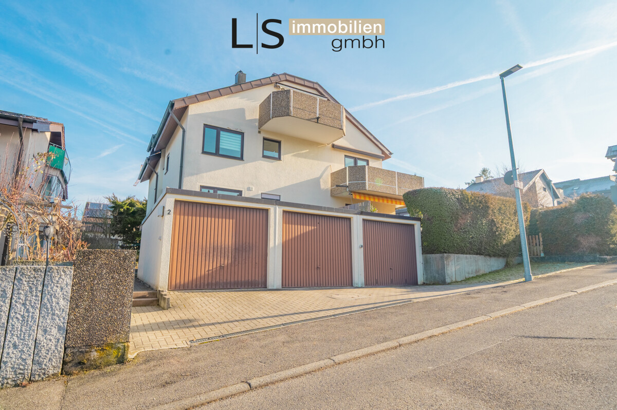 Außergewöhnliche Maisonette-Wohnung mit Terrasse und Stellplatz in Top-Lage!, 70599 Stuttgart, Maisonettewohnung