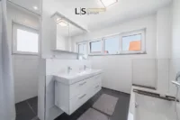 Hauptbadezimmer | OG