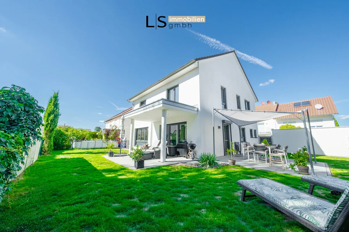 *Familientraum in Bestlage – Neuwertig & Modern* Einfamilienhaus mit Platz, Garten & Doppelgarage, 71735 Eberdingen, Einfamilienhaus