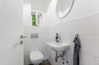 WC | rechter Flügel