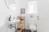 WC | linker Flügel