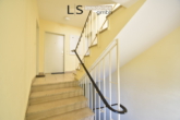 Treppenhaus - Sehr schöne, große und gepflegte 1-Zimmer-Wohnung mit Balkon in ruhiger Lage und Top-Anbindung!