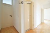 Flurbereich - Geräumige und helle 3-Zimmer-Wohnung in ruhiger Wohnlage von S-Untertürkheim mit Balkon!