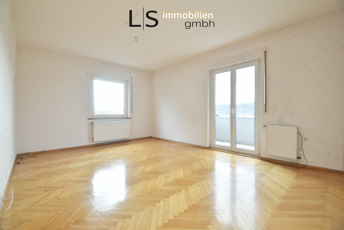 Geräumige und helle 3-Zimmer-Wohnung in ruhiger Wohnlage von S-Untertürkheim mit Balkon!, 70327 Stuttgart, Erdgeschosswohnung