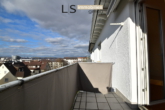 Balkon - Geräumige und helle 3-Zimmer-Wohnung in ruhiger Wohnlage von S-Untertürkheim mit Balkon!
