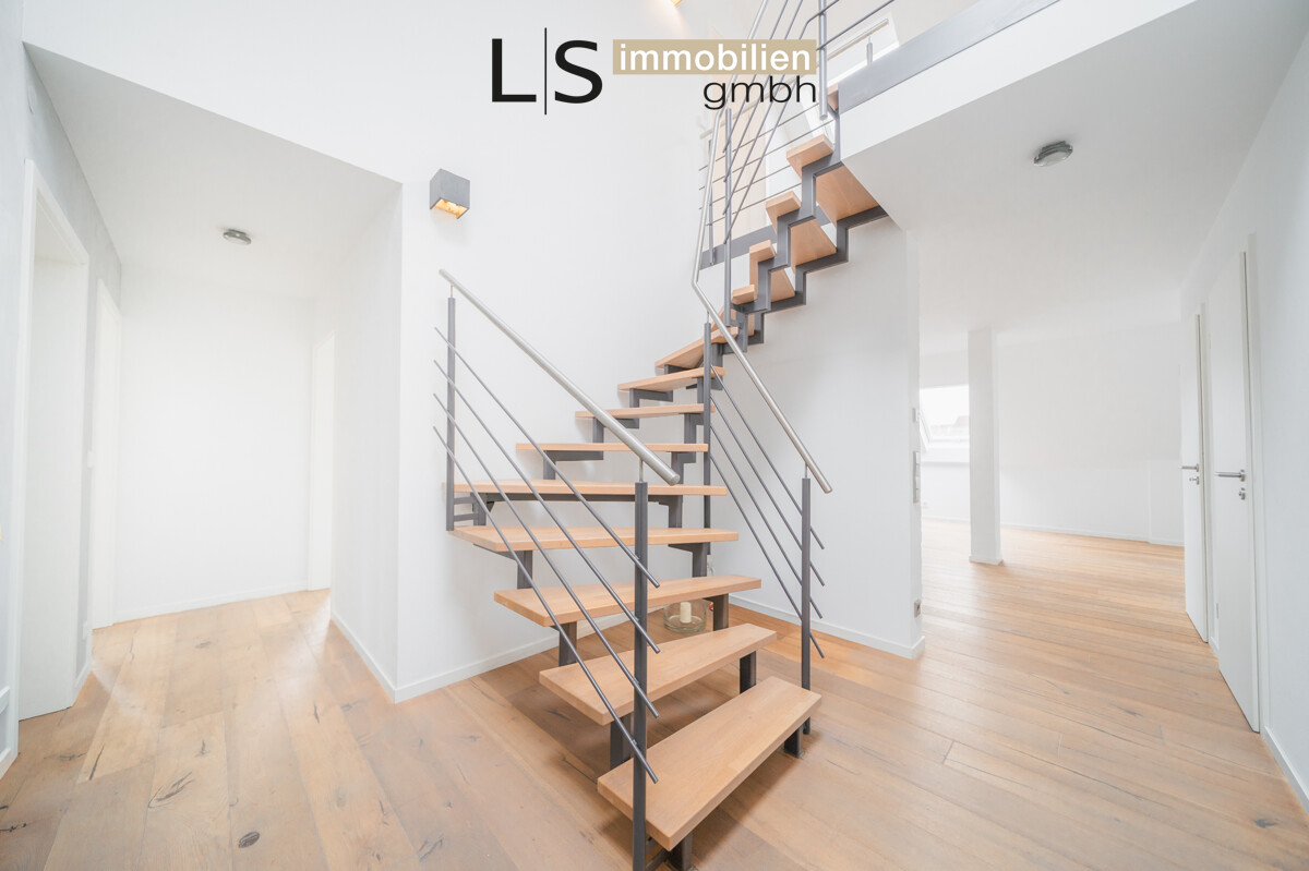 Exklusive 4-Zimmer-Maisonette mit hochwertiger Ausstattung, Dachterrasse, Aufzug & TG-Stellplatz!, 73760 Ostfildern, Maisonettewohnung