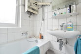 Badezimmer - **Top-Wohnung in Top-Lage** Schönes, helles 1-Zimmer-Apartment in S-Ost!