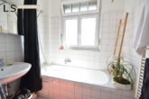 Badezimmer - **Traumhaft** Altbau-Etagenwohnung in S-West nahe Hölderlinplatz!