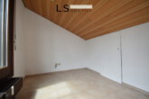 *Weitblick* Renovierte 2,5-Zimmer-Galeriewohnung mit Balkon, großer Dachterrasse und TG-Stellplatz! - Galerie